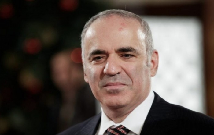 Kasparov poziva na izbacivanje Rusije s financijskih tržišta