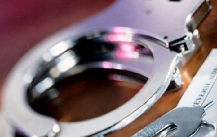 Policija uhićuje osumnjičene za zločin na Ovčari