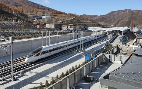 Kinezi predstavili prvi superbrzi pametni vlak na svijetu 
