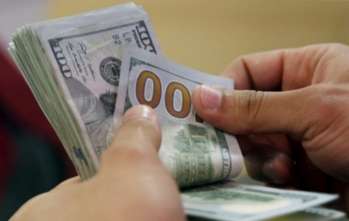 Dolar oštro pao prema košarici valuta, euro iznad jednog dolara