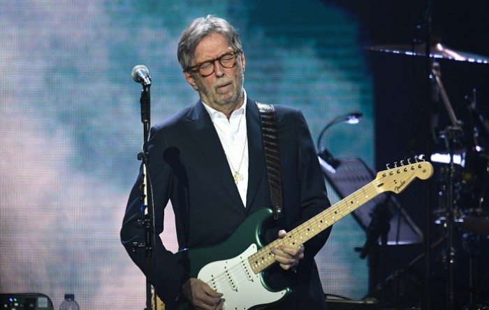 Clapton neće nastupati u dvoranama koje traže potvrde o cijepljenju