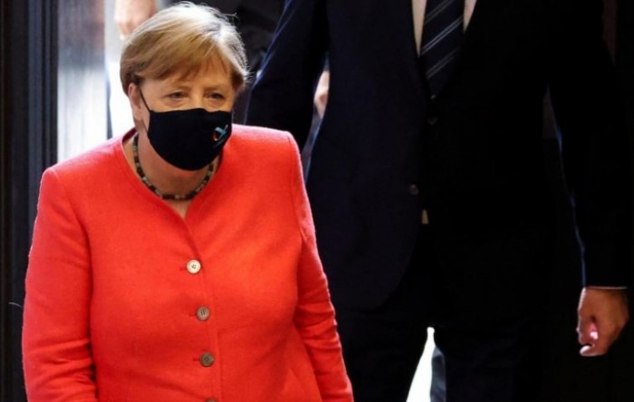 Merkel: Sljedeći tjedni u borbi protiv pandemije bit će izuzetno teški