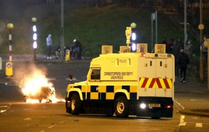 Belfast: Unionisti molotovljevim koktelima na policiju