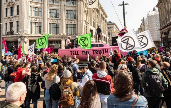 Klimatski aktivisti blokirali pristup britanskim tiskarama