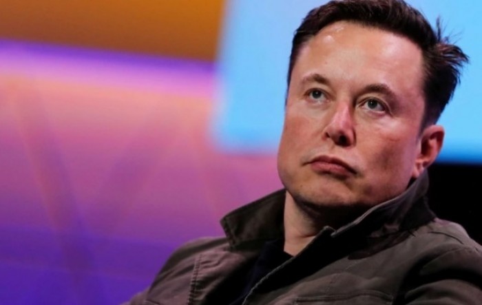 Elon Musk če možda na operaciju