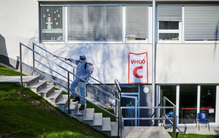 U Sloveniji 1.296 zaraženih, pozitivan bio svaki četvrti test