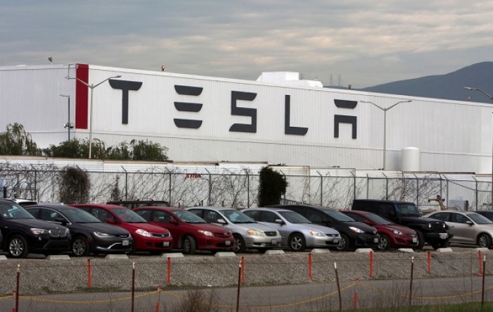 Tesla otpušta radnike na određeno vrijeme