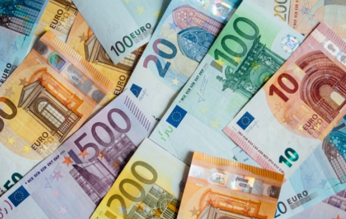 ECB-ovo podizanje ciljane stope inflacije poduprlo euro