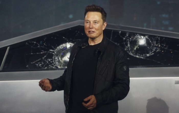 Elon Musk ponudio proizvoditi respiratore
