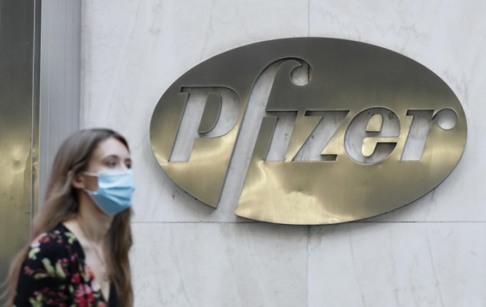 Šefovi farmaceutskih kompanija u pandemiji zarađuju na prodaji dionica