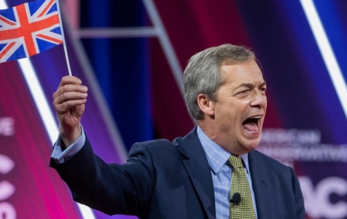 Farage napušta politiku