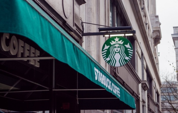 Radnici Starbucksa idu u štrajk zbog spora oko dekoracije Pridea