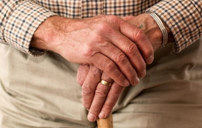 U nekoliko gradova drastično poskupjeli starački domovi, umirovljenici u šoku