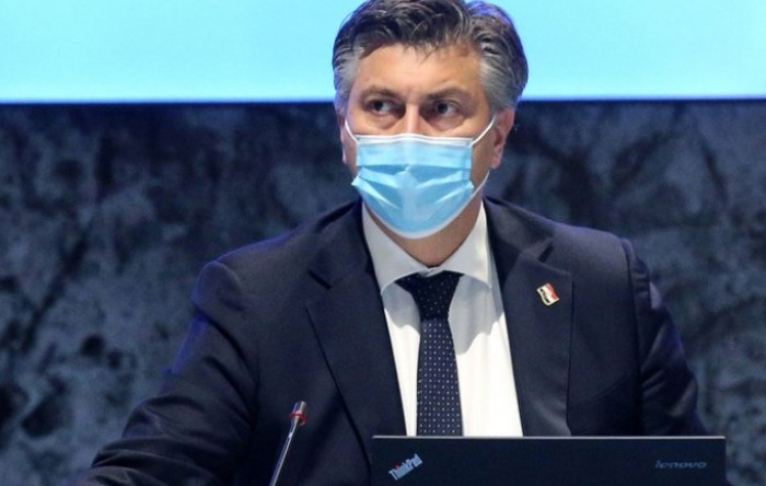 Plenković izrazio nadu da ćemo s cjepivom premostiti probleme iz 2020.