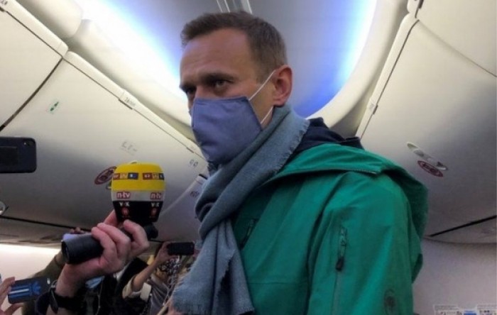 Navaljni priveden na aerodromu u Moskvi