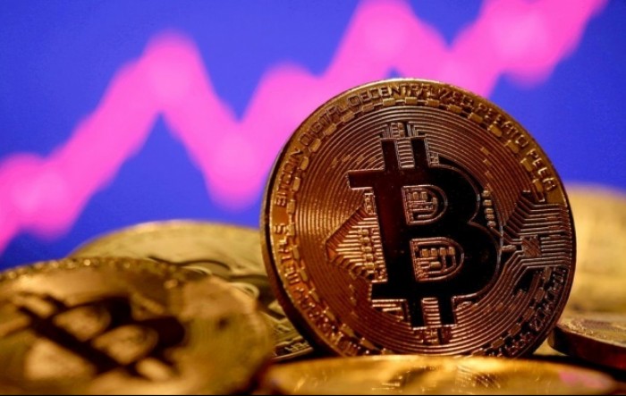 Izazovna godina za burze, bitcoin strelovito krenuo u 2024.