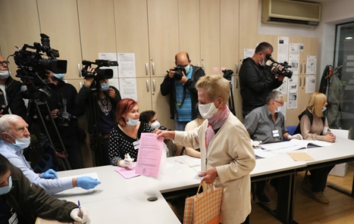 Slaba izlaznost u Srbiji, u Beogradu izašlo samo 35% birača