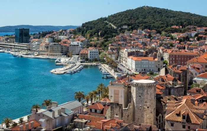 Potvrđeno: Nekoliko zaraženih u obiteljima oboljelih iz Splita
