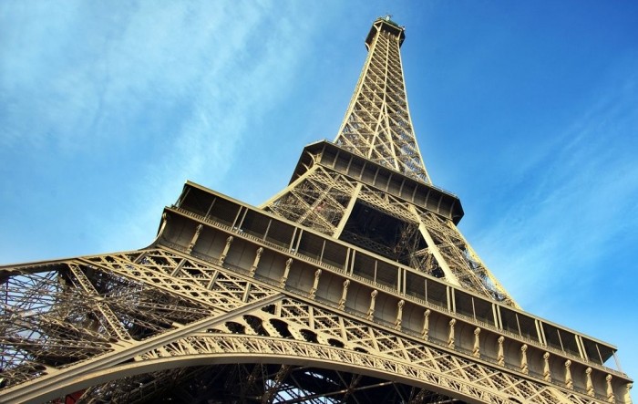 Eiffelov toranj mijenja boju uoči Olimpijskih igara