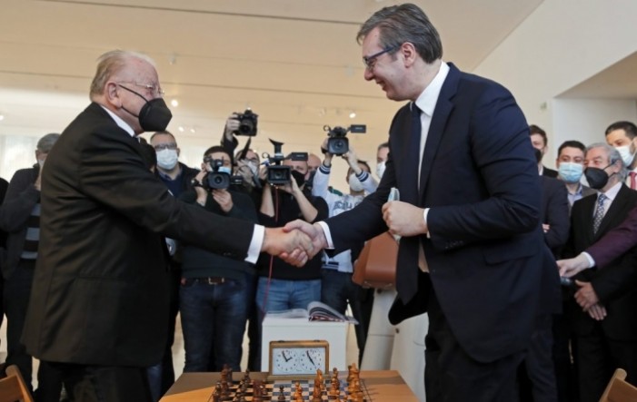 Dušan Ivković bio žestoki kritičar Vučića, a sad sa njim igra šah