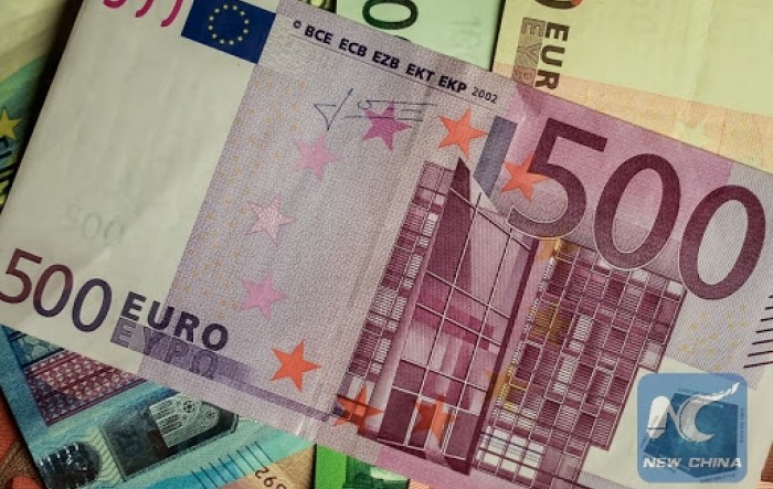 Euro blizu najviših razina u tri mjeseca prema dolaru