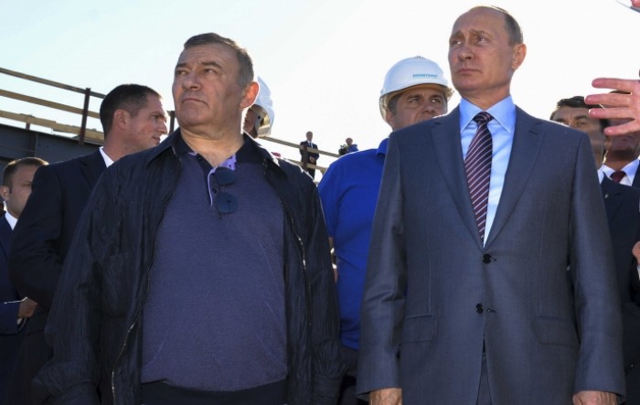 Milijarder Arkadij Rotenberg tvrdi da je vlasnik Putinove palače