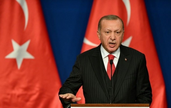 Erdogan smijenio šefa centralne banke zbog rekordnog pada lire