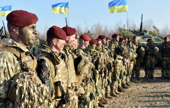 Velika Britanija će Ukrajini poslati protuzračne projektile AMRAAM
