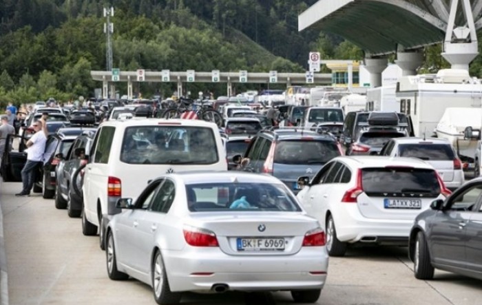 Pojačan promet na graničnim prijelazima sa Slovenijom na ulazu u Hrvatsku