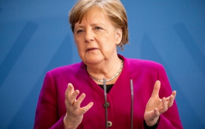 Merkel pozvala Nijemce da glasaju za Lascheta u ime budućnosti zemlje