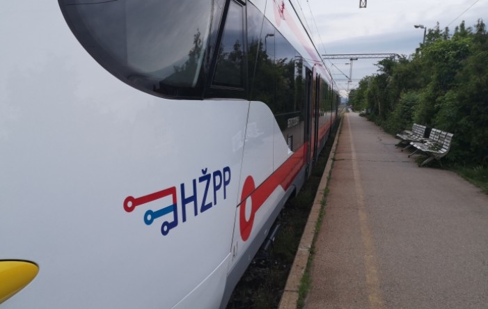 Između Osijeka i Vinkovaca od danas prometuje niskopodni vlak