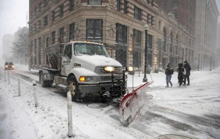 Ciklonska bomba u SAD-u: U Bostonu 60 centimetara snijega