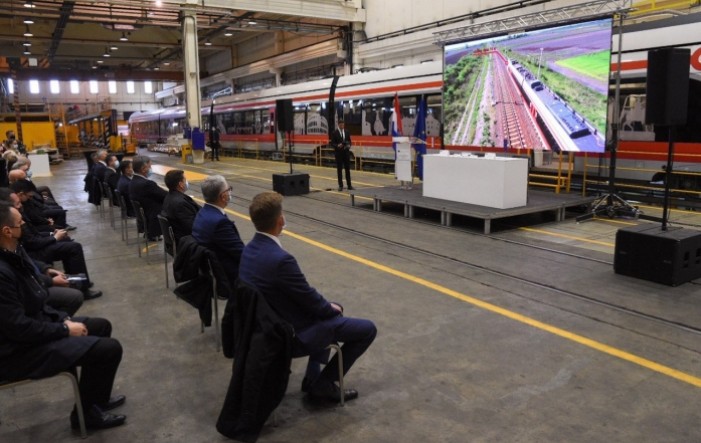 HŽ i Končar potpisali 844,7 milijuna kuna vrijedan ugovor za 21 elektromotorni vlak