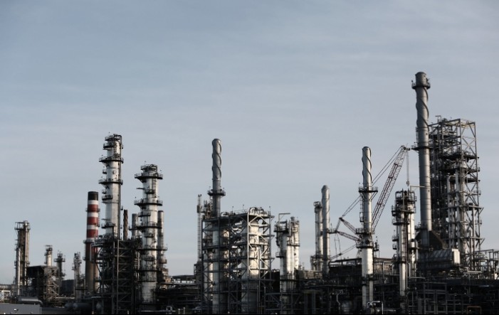 Cijene nafte rastu zbog pada zaliha
