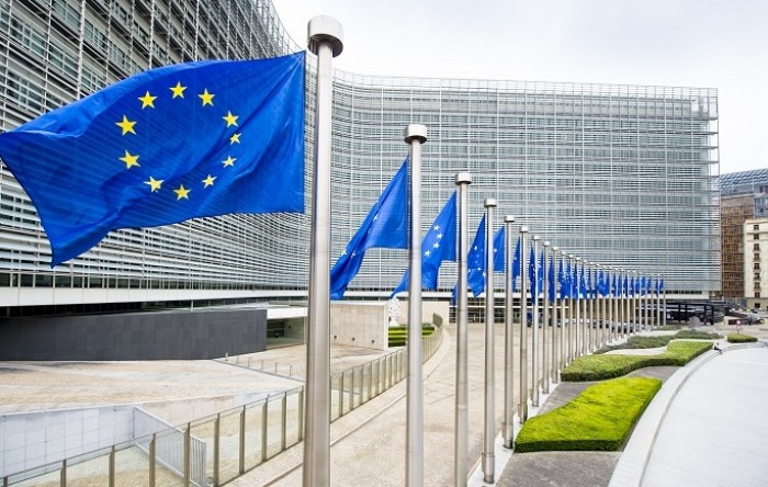 EU upozorava članice da ne skraćuju dva tjedna karantene