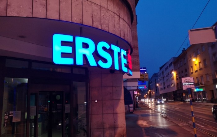 Neto dobit Erstea u prvih pola godine potonula 48,4%