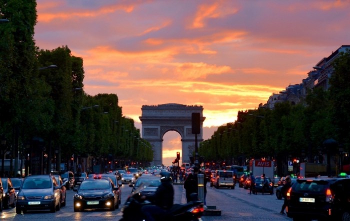 Parižani izglasali utrostručenje troškova parkiranja za sportska terenska vozila