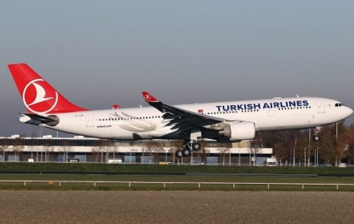 Zaraženi koronavirusom na letu Turkish Airlinesa za Ljubljanu