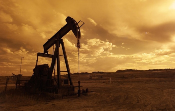 Zabrinutost za gospodarski rast spustila cijene nafte ispod 83 dolara
