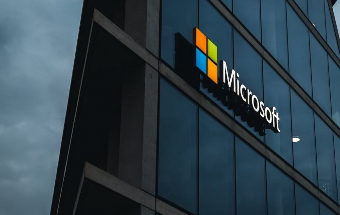 Microsoft: Usprkos problemima u cloudu, prihodi i zarada po dionici iznad očekivanja