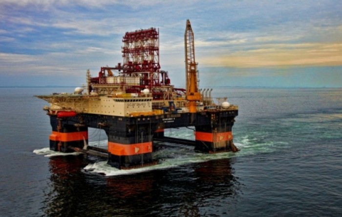 Cijene nafte prekoračile 44 dolara zbog zatvaranja proizvodnje u Meksičkom zaljevu