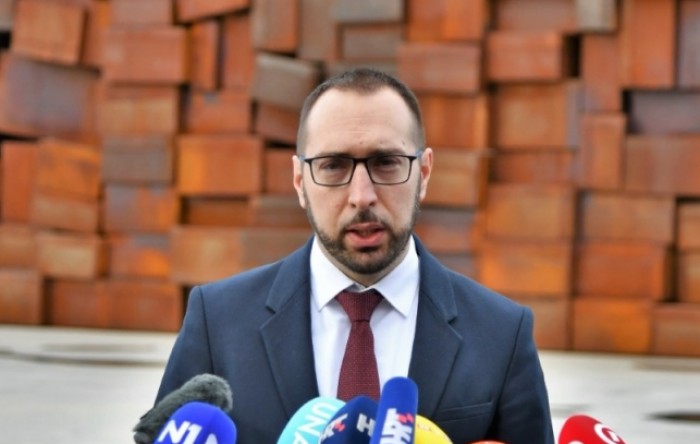 Tomašević: Idemo u novu izmjenu odluke o roditeljima odgojiteljima