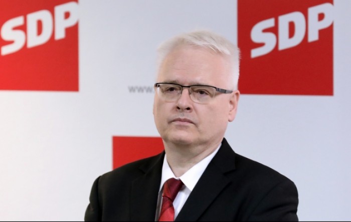 Isprika Ivi i Tatjani Josipović