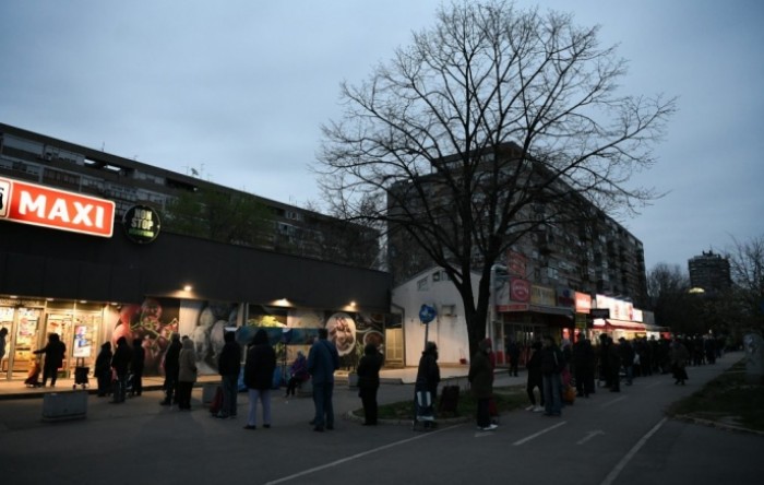 Srpski penzioneri poharali prodavnice u ranu zoru