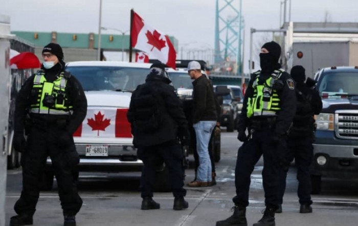 Policija rastjerala prosvjednike s mosta u Kanadi, ima uhićenih