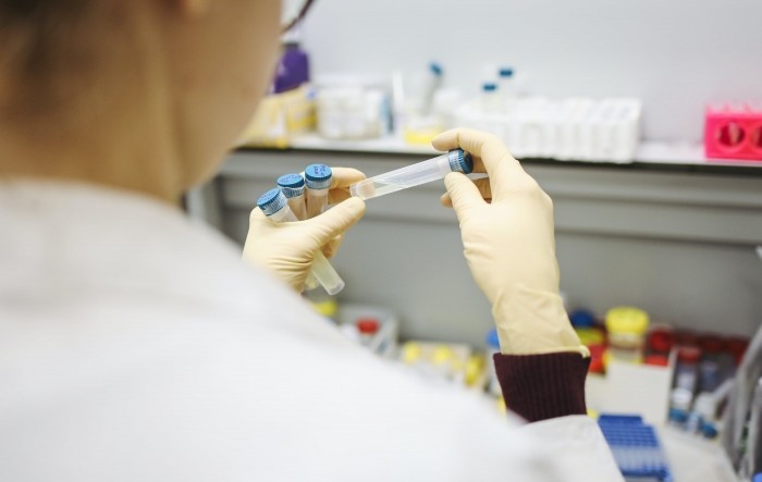 WHO upozorio na nevjerojatno niske stope cijepljenja protiv korone i gripe