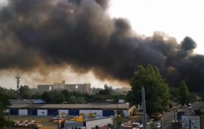 Beograd: Veliki požar na Dorćolu, gori magacin u Luci Beograd