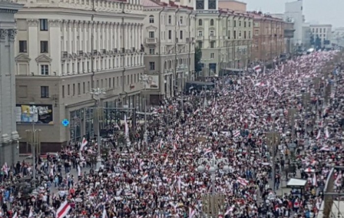 Minsk: Deseci tisuća  ljudi na prosvjedu protiv Lukašenka (VIDEO)