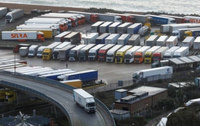 Kamionima će trebati nekoliko dana da prijeđu La Manche, vozači bijesni