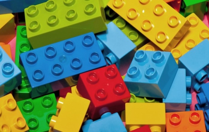 Lego u polugodištu s nešto većim prihodima i manjom dobiti